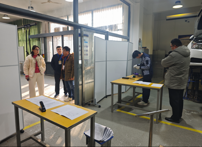 学校领导督导考试现场